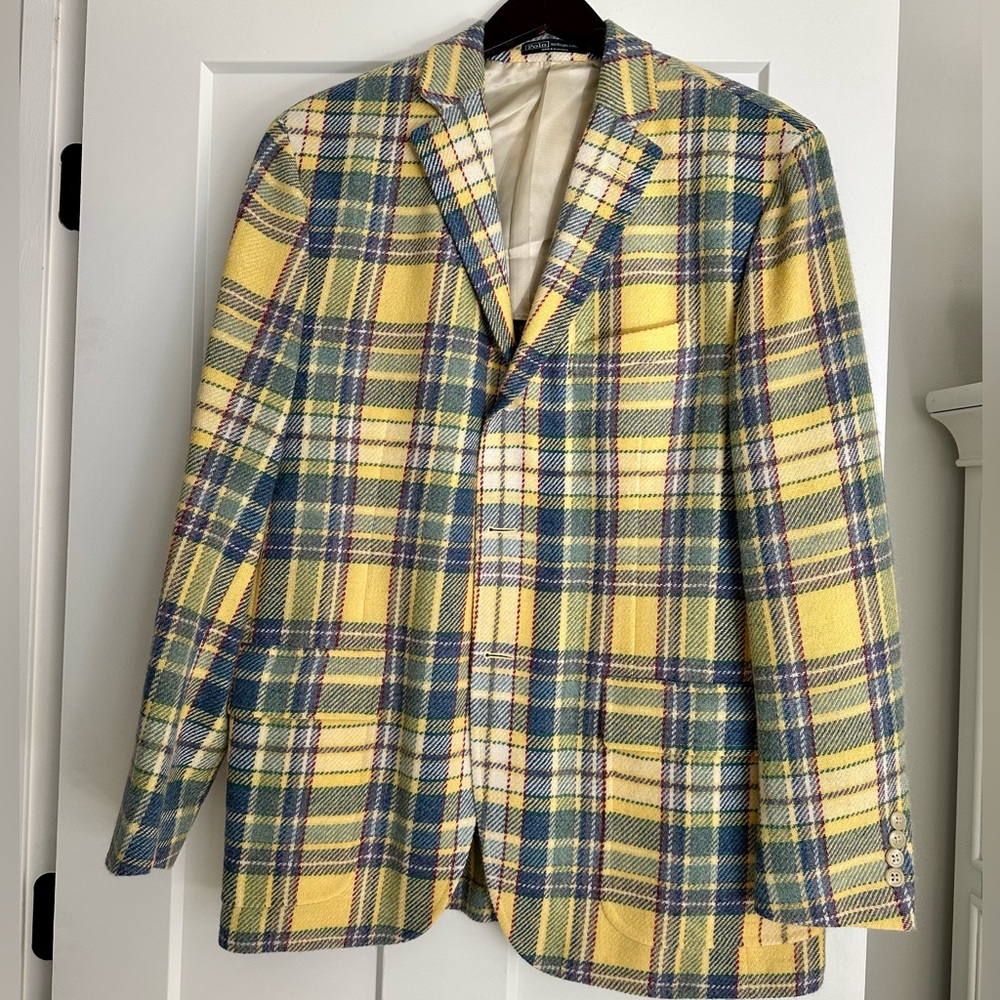 Stunning virgin wool/alpaca blend Polo blazer.  Size 44 regular